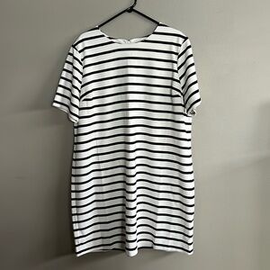 NWT Old Navy black and White striped dress